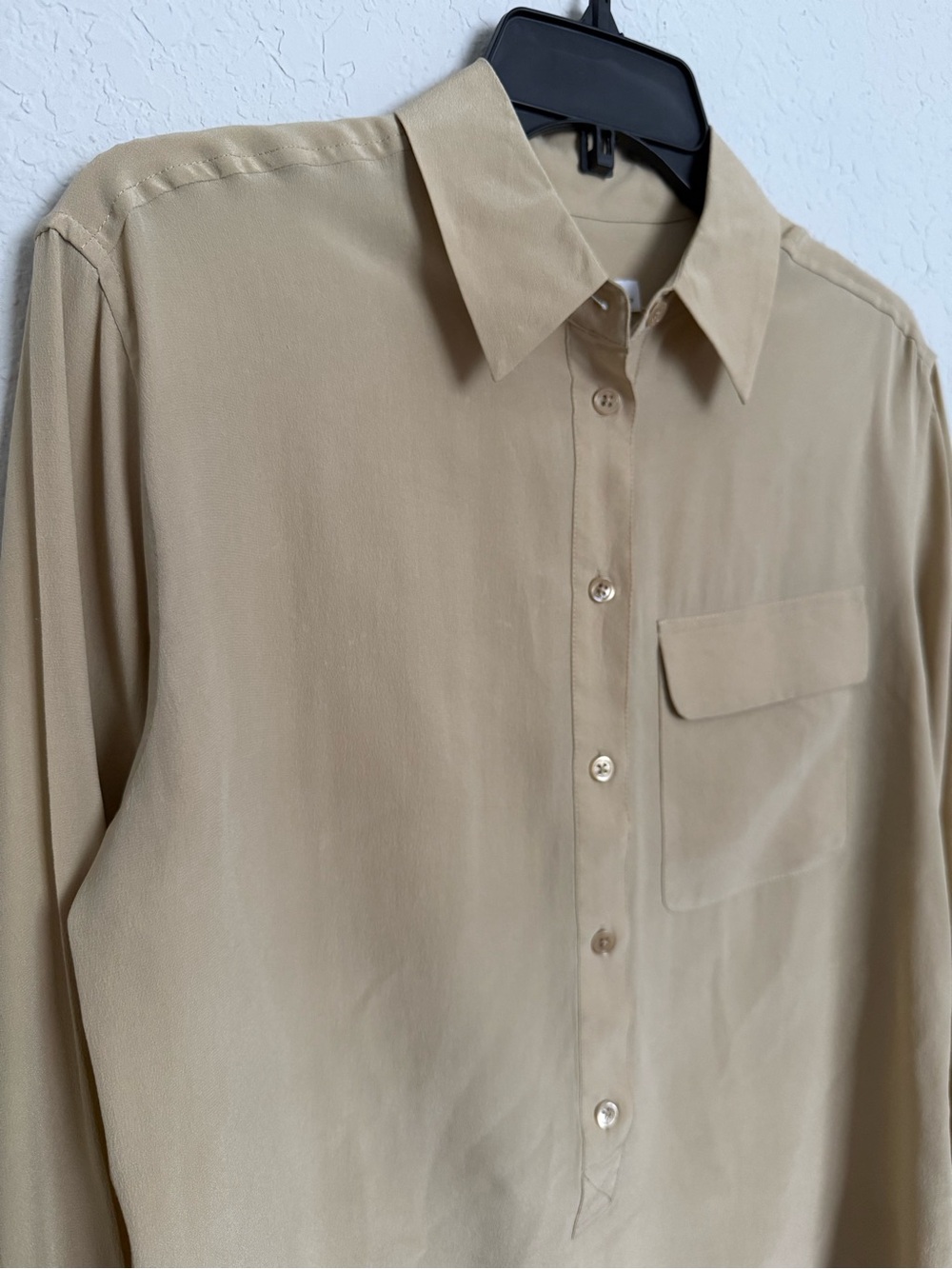 Equipment Tan Silk Half Button Popover Blouse XS Quiet Luxury Capsule Minimalist - Picture 3 of 5